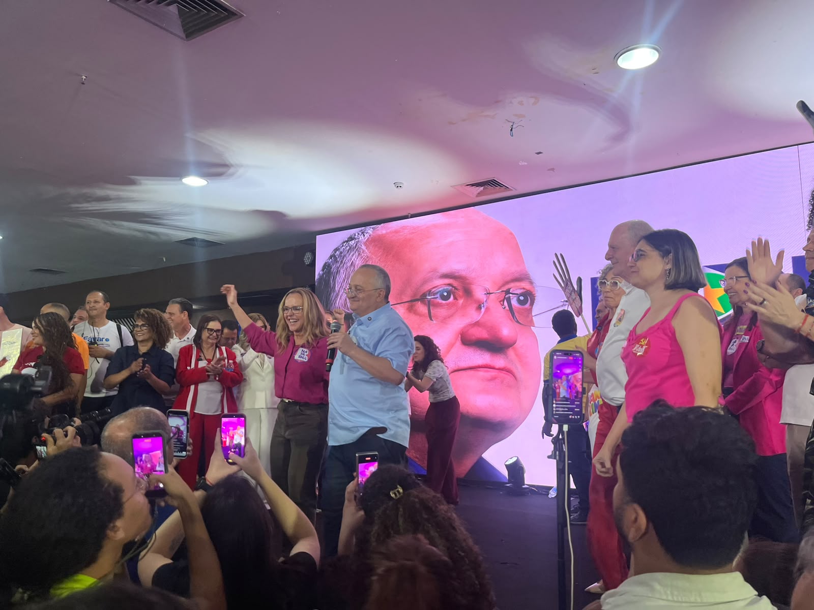 Pedro Taques oficializa candidatura ao Senado em convenção da frente progressista